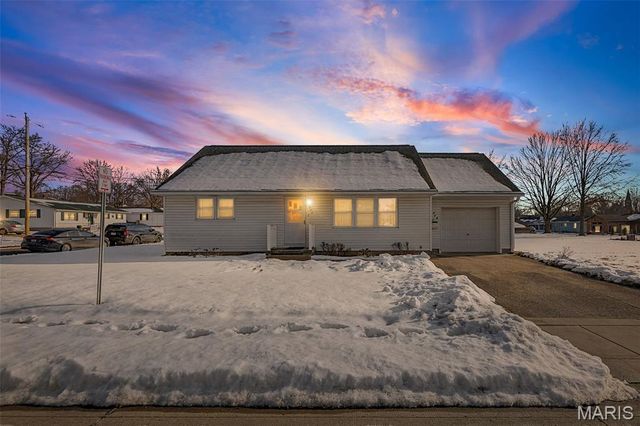 422 E Cherry Street, Columbia, IL 62236