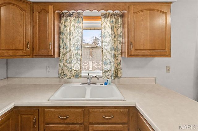 422 E Cherry Street, Columbia, IL 62236