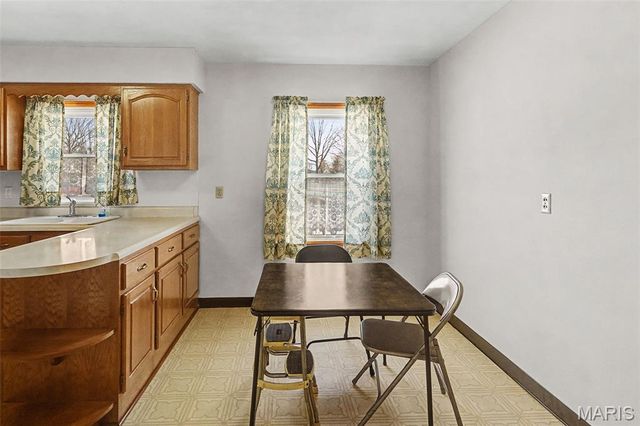 422 E Cherry Street, Columbia, IL 62236