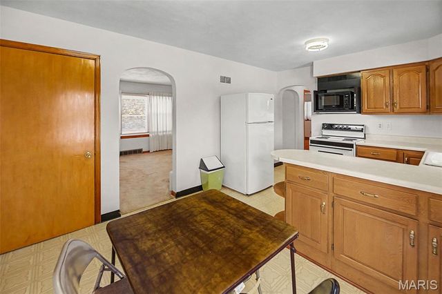 422 E Cherry Street, Columbia, IL 62236