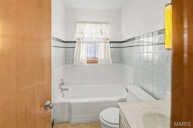 422 E Cherry Street, Columbia, IL 62236