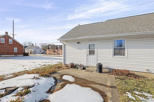 422 E Cherry Street, Columbia, IL 62236