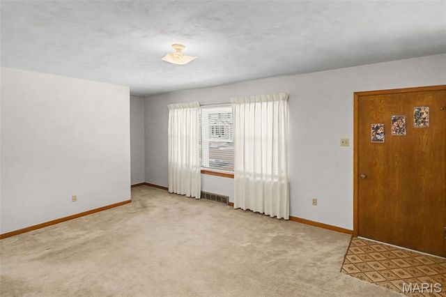 422 E Cherry Street, Columbia, IL 62236