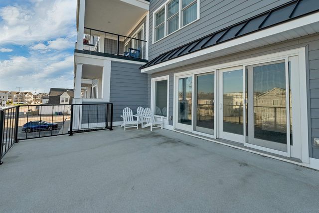 535 Ocean Blvd Unit 402, Hampton, NH 03842