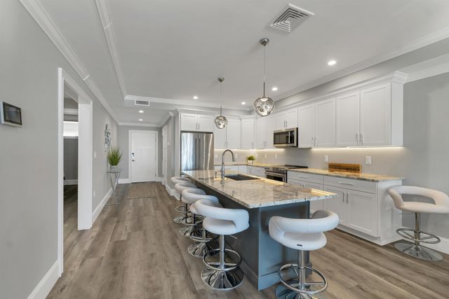 535 Ocean Blvd Unit 402, Hampton, NH 03842
