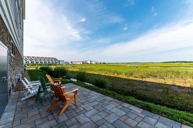 535 Ocean Blvd Unit 402, Hampton, NH 03842