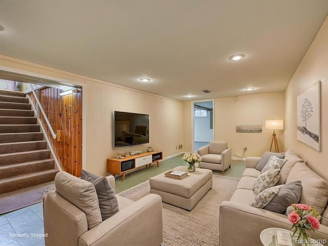 1335 Spencer Place, Adrian, MI 49221