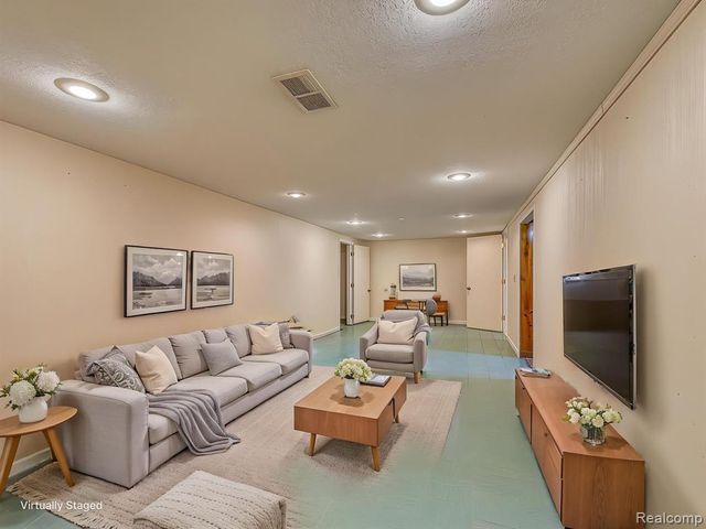 1335 Spencer Place, Adrian, MI 49221