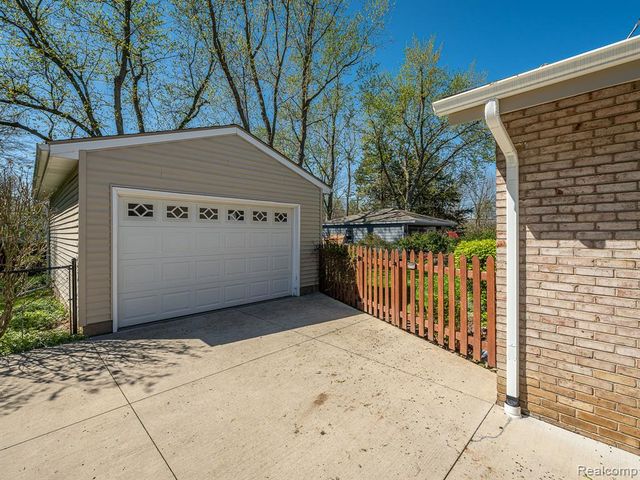 1335 Spencer Place, Adrian, MI 49221