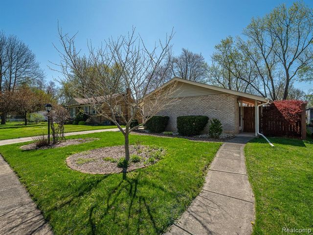 1335 Spencer Place, Adrian, MI 49221