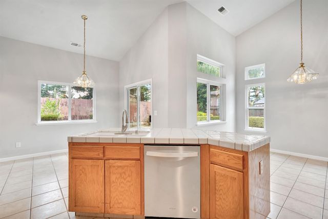 9629 N Paula Avenue, Fresno, CA 93720