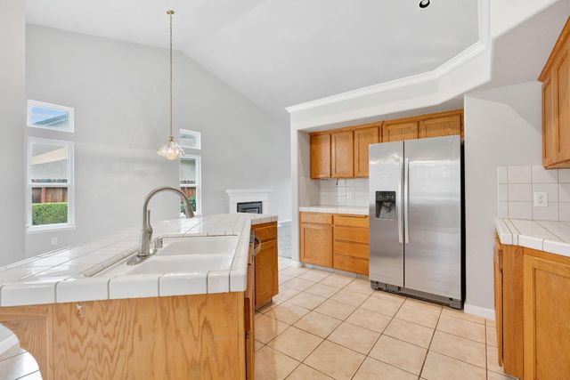 9629 N Paula Avenue, Fresno, CA 93720