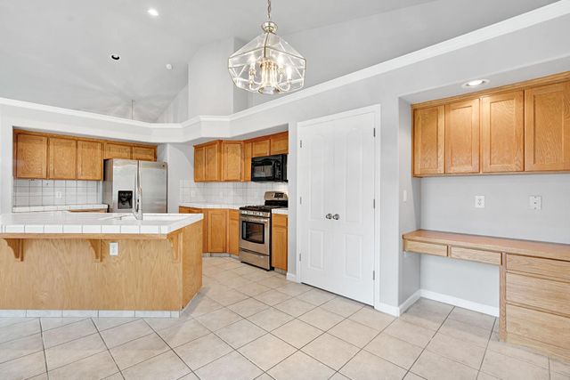 9629 N Paula Avenue, Fresno, CA 93720