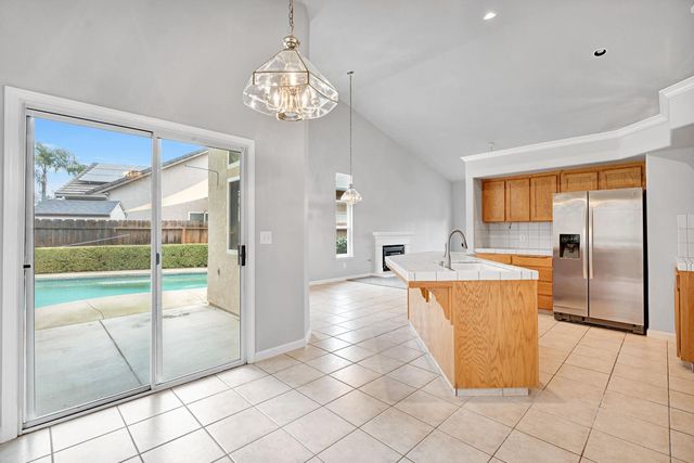 9629 N Paula Avenue, Fresno, CA 93720