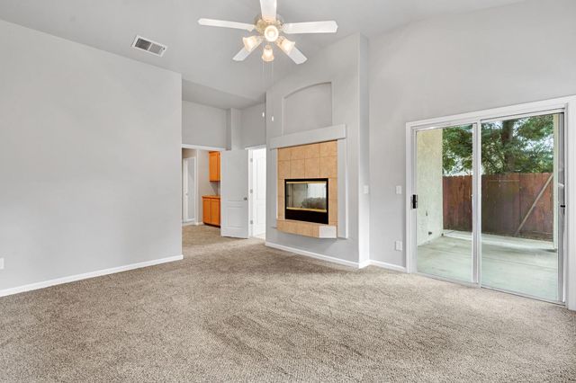 9629 N Paula Avenue, Fresno, CA 93720