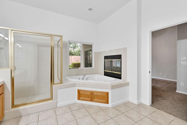 9629 N Paula Avenue, Fresno, CA 93720