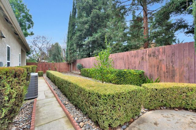 9629 N Paula Avenue, Fresno, CA 93720