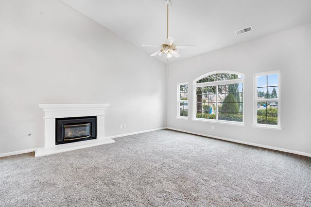 9629 N Paula Avenue, Fresno, CA 93720