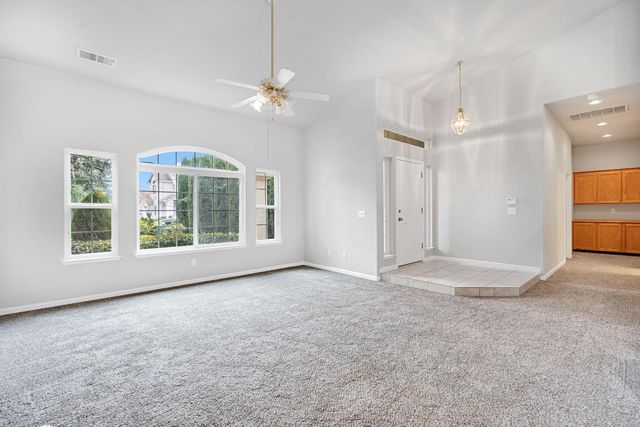 9629 N Paula Avenue, Fresno, CA 93720