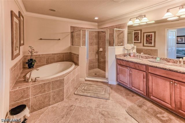 9512 Napoli LN 101, Naples, FL 34113