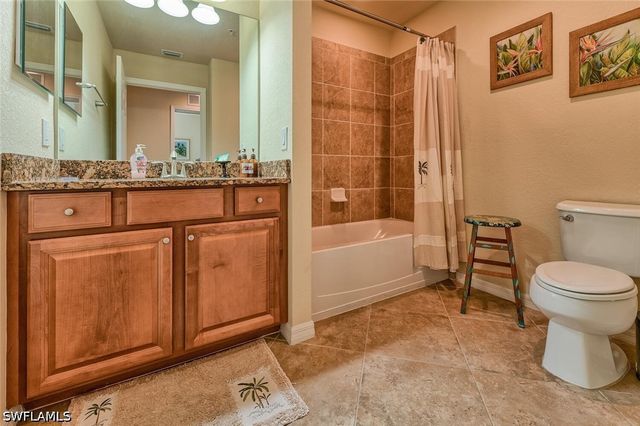 9512 Napoli LN 101, Naples, FL 34113
