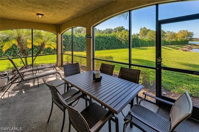 9512 Napoli LN 101, Naples, FL 34113