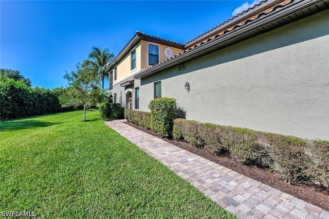 9512 Napoli LN 101, Naples, FL 34113