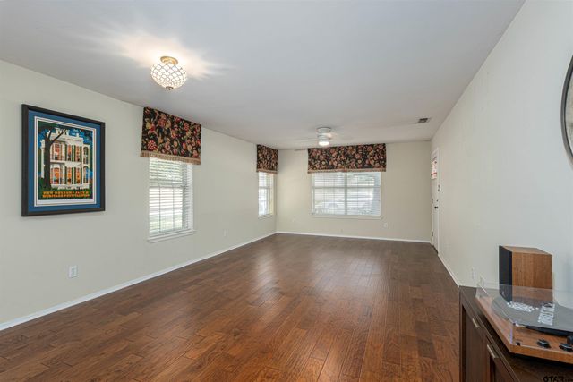 462 Redbud Circle, Whitehouse, TX 75791