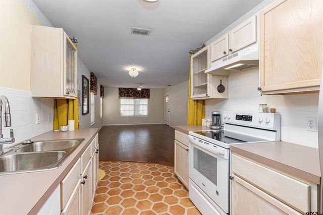 462 Redbud Circle, Whitehouse, TX 75791