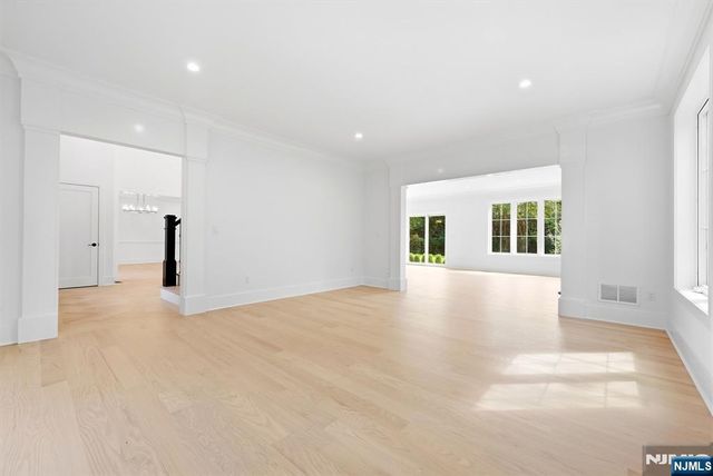 432 Glendale Road, Wyckoff, NJ 07481