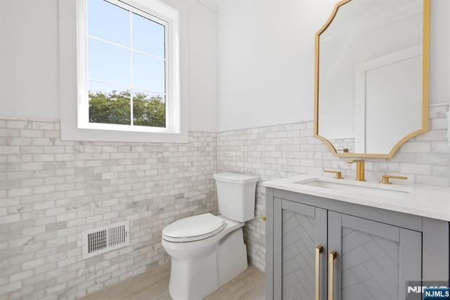 432 Glendale Road, Wyckoff, NJ 07481