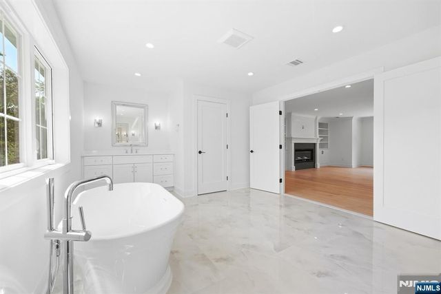 432 Glendale Road, Wyckoff, NJ 07481
