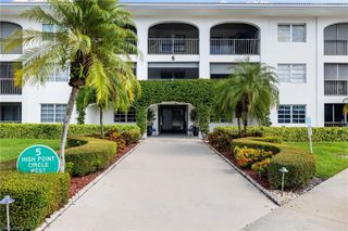 5 High Point CIR W # 307, Naples, FL 34103