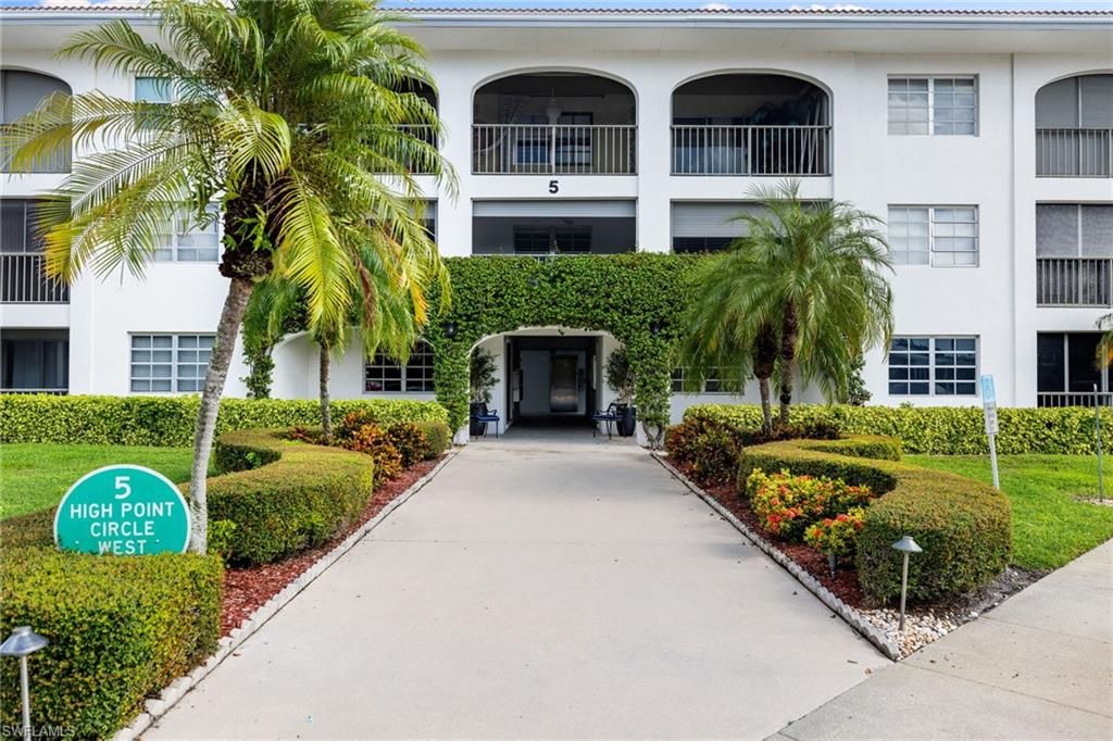 5 High Point CIR W # 307, Naples, FL 34103
