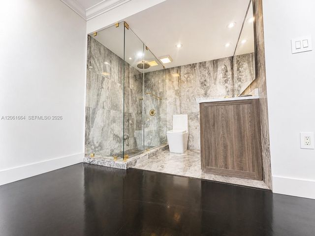 1700 NW N River Dr 805, Miami, FL 33125