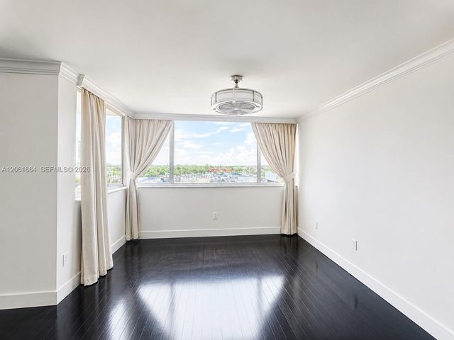 1700 NW N River Dr 805, Miami, FL 33125