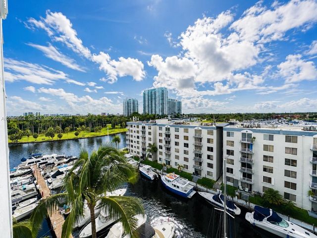 1700 NW N River Dr 805, Miami, FL 33125