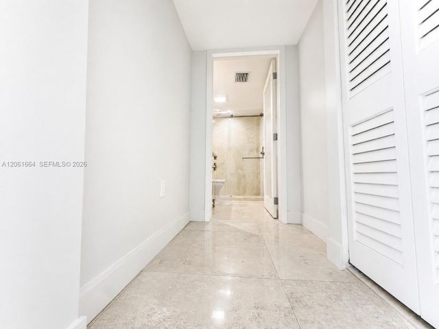 1700 NW N River Dr 805, Miami, FL 33125