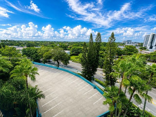 1700 NW N River Dr 805, Miami, FL 33125