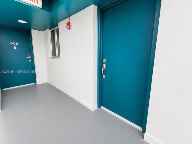 1700 NW N River Dr 805, Miami, FL 33125