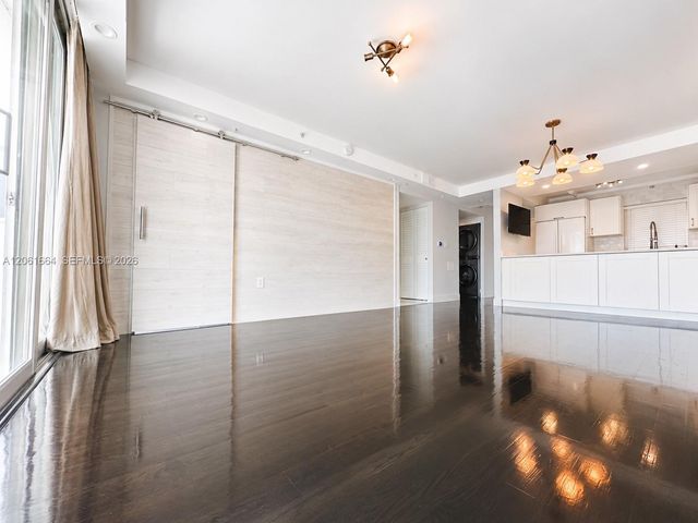 1700 NW N River Dr 805, Miami, FL 33125