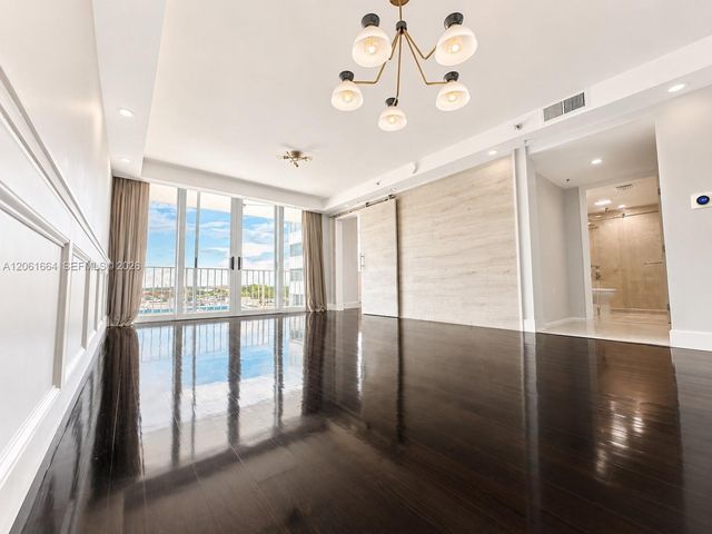 1700 NW N River Dr 805, Miami, FL 33125