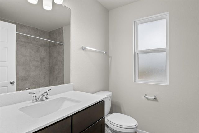100 Chesterfield DR, Kyle, TX 78640
