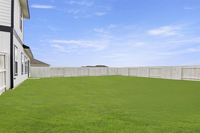 100 Chesterfield DR, Kyle, TX 78640