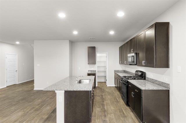 100 Chesterfield DR, Kyle, TX 78640