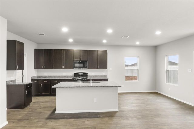 100 Chesterfield DR, Kyle, TX 78640