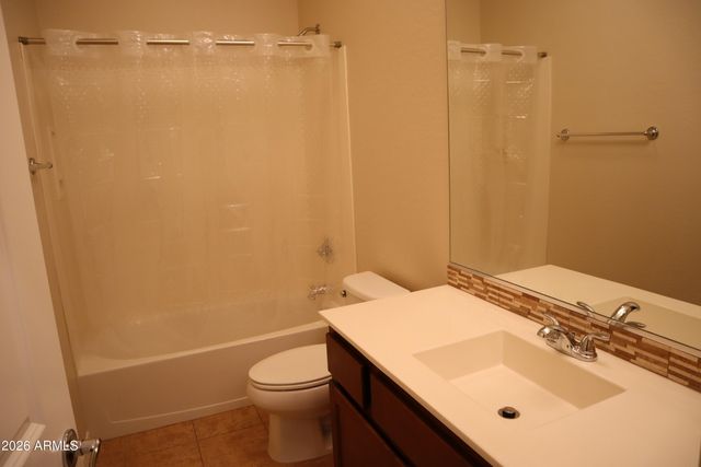 255 E LOCUST Drive, Chandler, AZ 85286