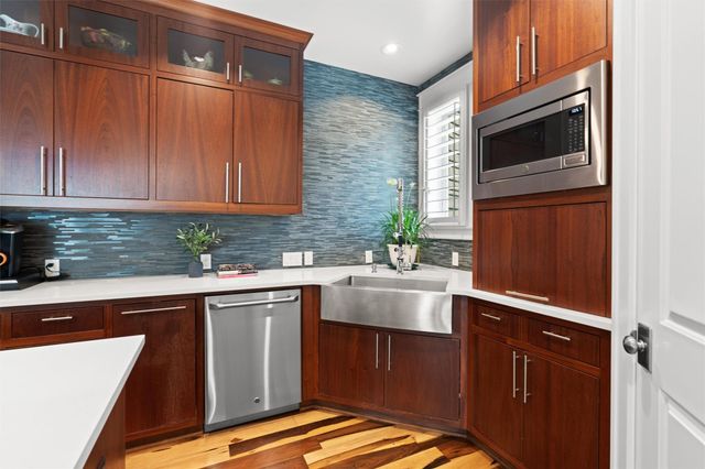 1227 Newning Ave 10, Austin, TX 78704