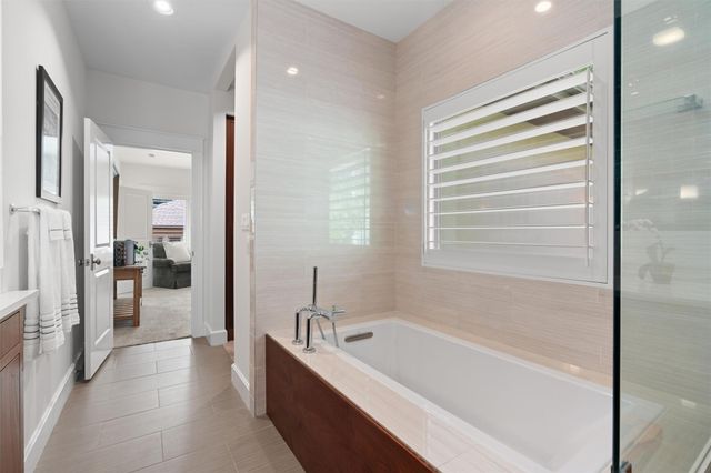 1227 Newning Ave 10, Austin, TX 78704