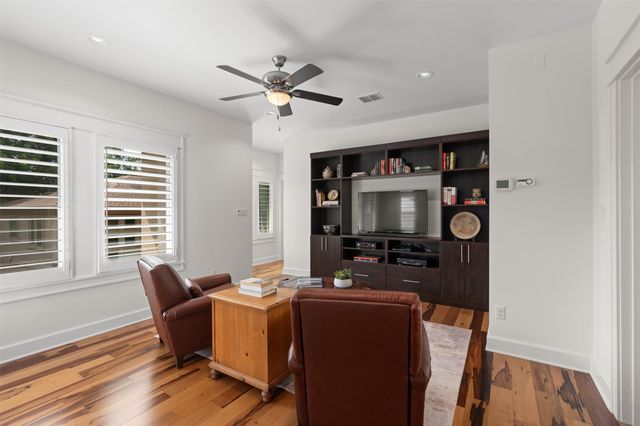 1227 Newning Ave 10, Austin, TX 78704